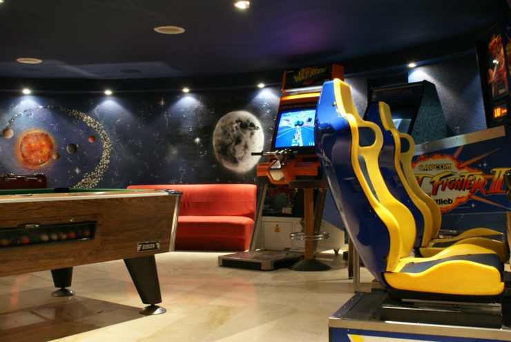 Divertimento para los adultos en la sala con juegos recreativos sala divertimento hotel president andorra