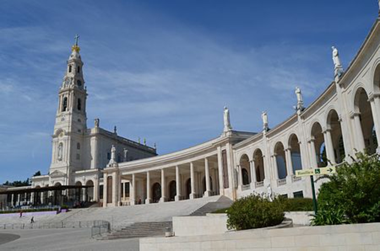 Santuario de Nuestra Señora de Fátima es mundialmente conocido santuario portugal muy visitado
