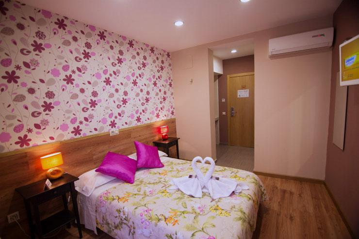habitacion espaciosa hostal economico