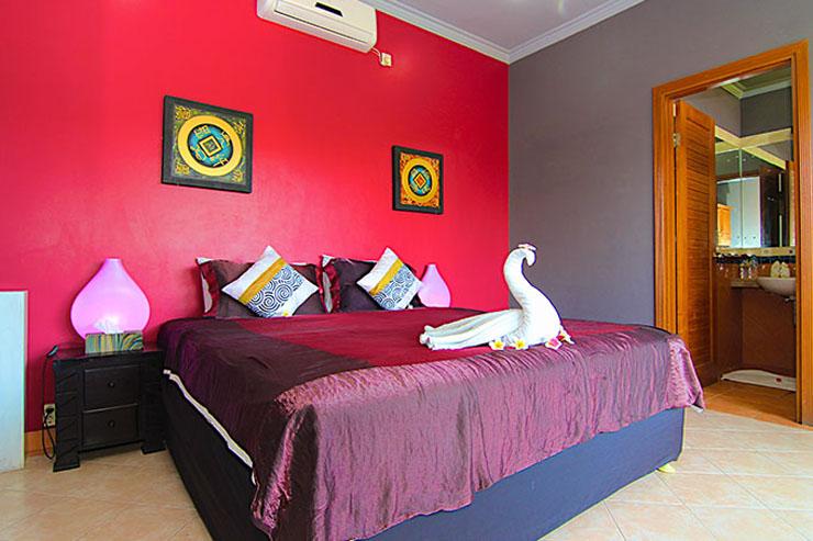 Habitación elegante y cómoda en hotel gay dormitorio confortable hotel gays