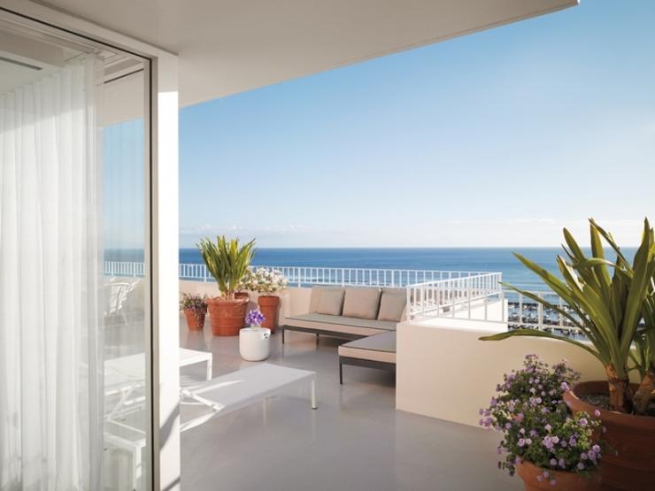 Suite hotel de lujo con terraza amplia y con vistas suite terraza vistas maravillosas