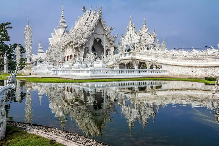 Un templo budista situado en el norte de Tailandia nada convencional templo budista wat rong khun