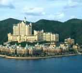 lujo glamour hotel castle dalian china
