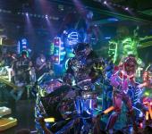 En el céntrico barrio Shinjuku de Tokio se encuentra el Robot Restaurant extravagante restaurante tokio