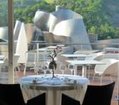 Uno de los lujosos hoteles en Bilbao, ubicado frente al Museo Guggenheim silken gran hotel domine bilbao