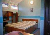 dormitorio amplio comodo