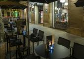 En la cafetería los visitantes pueden tomar un café por la tarde cafeteria coqueta relax