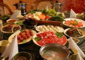 En el restaurante de este hotel en Mongolia se sirve y comida tradicional cocina tradicional restaurante hotel