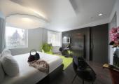 amplio dormitorio hotel milan