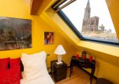 Habitación en hostal en Estrasburgo con vistas a la Catedral habitacion amplia vistas preciosas