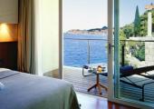 Elegante dormitorio con vistas a la ciudad vieja habitacion mejores hoteles lujo