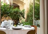 patio interior hotel mercer barcelona