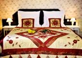 dormitorio-espacioso-estilo-clasico