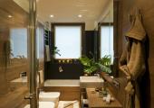 Los baños en este hotel urbano son amplias y cómodas bano comodo bien equipado