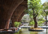 El interior y el exterior se unen para crear una atmosfera relajante cafe vietnam ambiente relajante
