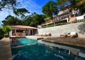 relax piscina con vistas