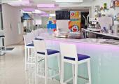 elegante cafeteria diseno minimalista