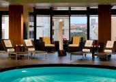 En el spa, situado en la azotea, los visitantes del hotel disfrutan de un relax y vistas relax spa hotel nueva york