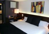La suite junior, diseñada con elegancia en estilo moderno suite amplia diseno chic