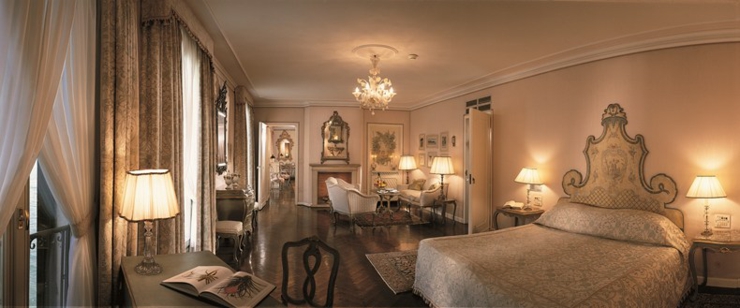 Habitación en magnifico hotel en Venecia diseñada en estilo clásico dormitorio suite diseno imprecionante