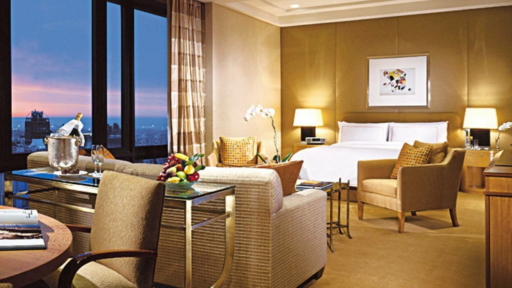 Uno de los hoteles en Manhattan que disponen de suites más lujosas suite elegante mejotes hoteles nueva york