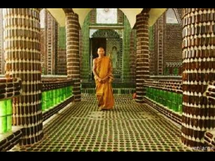 Este templo budista ha provocado enorme interés turístico turitas visitan templo budista