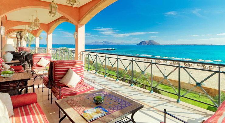 Atmosfera sofisticada con música en vivo y vistas espectaculares momentos relajantes bar hotel fuerteventura