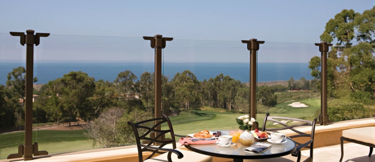 Terraza privada en hotel de lujo con desayuno servido terraza vistas disfrutar desayuno
