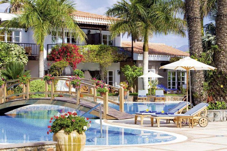 hotel lujoso cerca campos golf